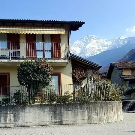 Vakantiehuis A Due Passi Dalla Colico